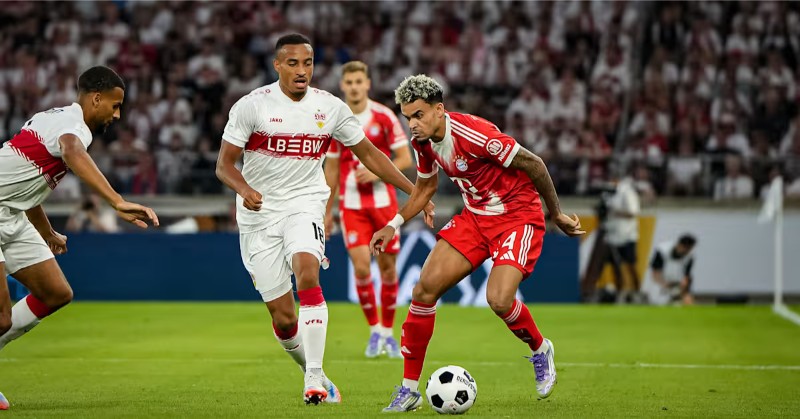Bayern Munich vượt trội hoàn toàn Stuttgart