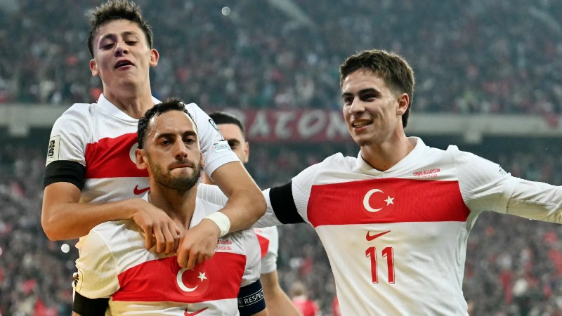 Arda Guler và Hakan Calhanoglu là niềm hy vọng của Thổ Nhĩ Kỳ